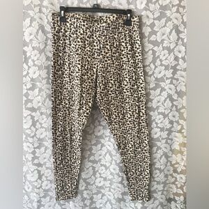 Cato size small leopard print leggings